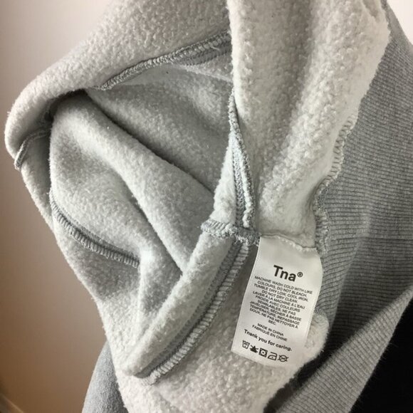 TNA PERKINS RELAXED CROPPED GRAY SWEATSHIRT XXS - Picture 10 of 11